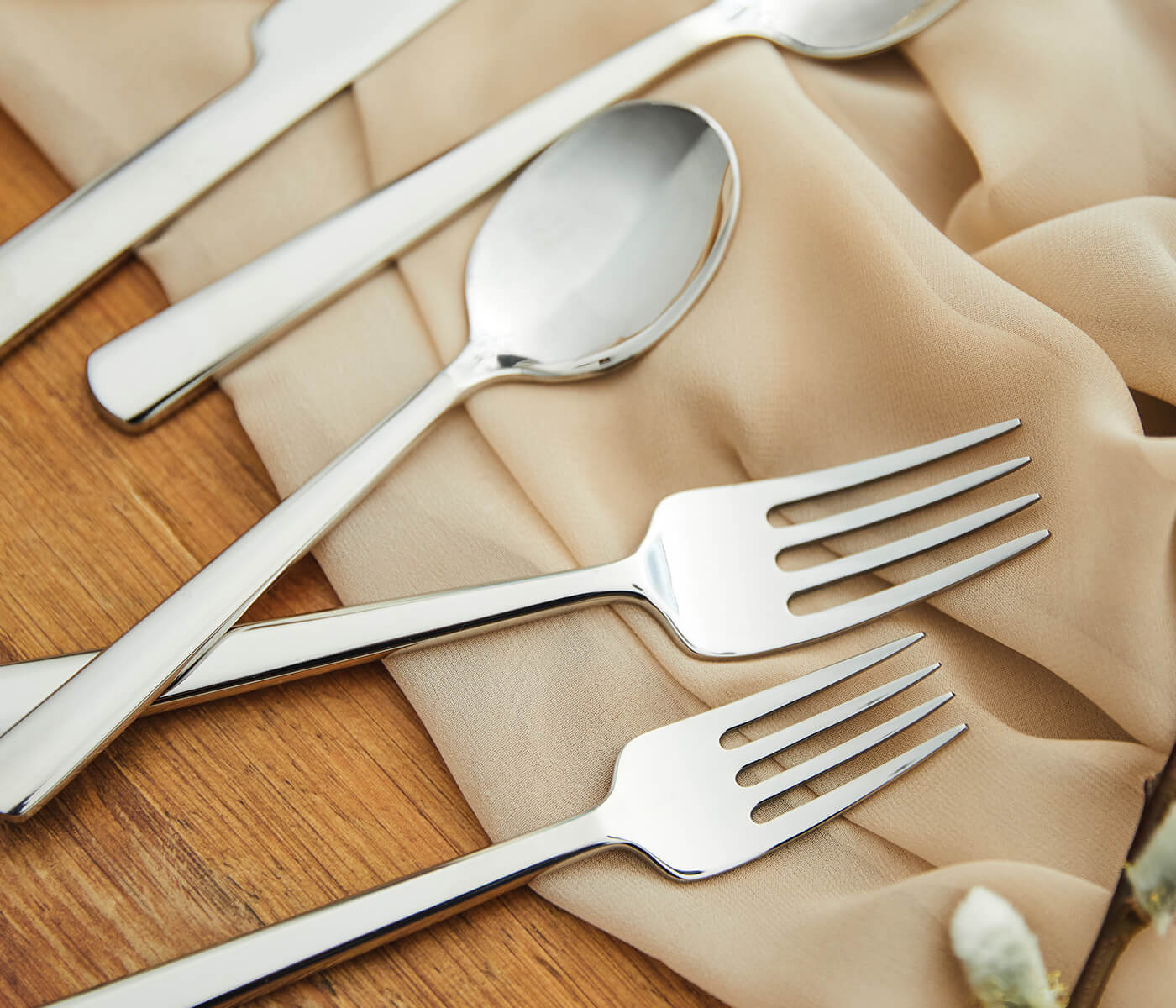 Hanover 5-Piece Flatware Setting