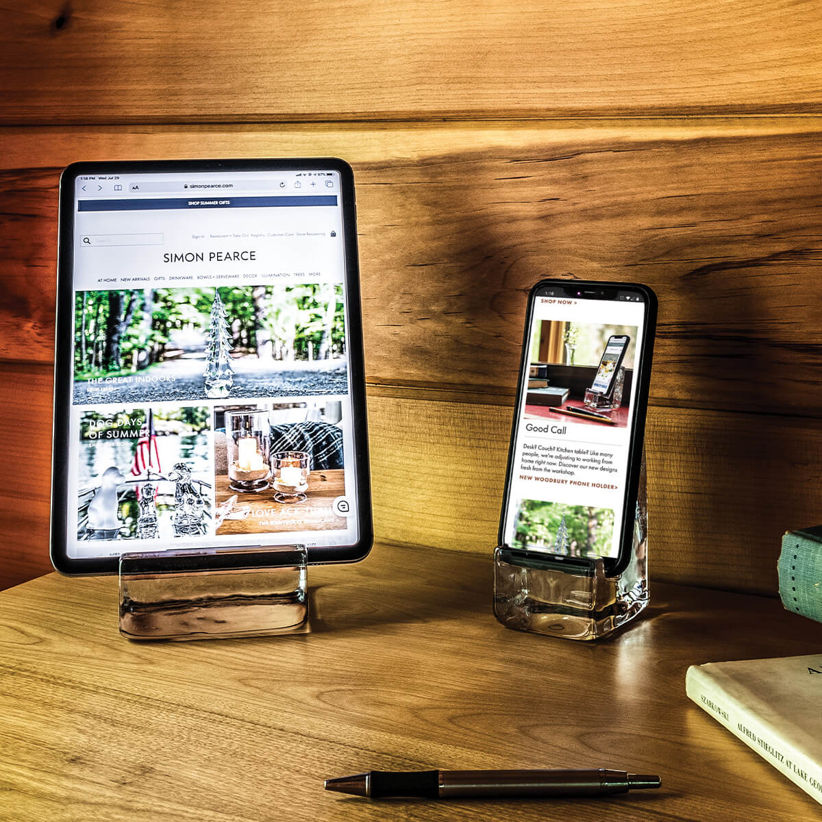 Woodbury Tablet Holder in Gift Box